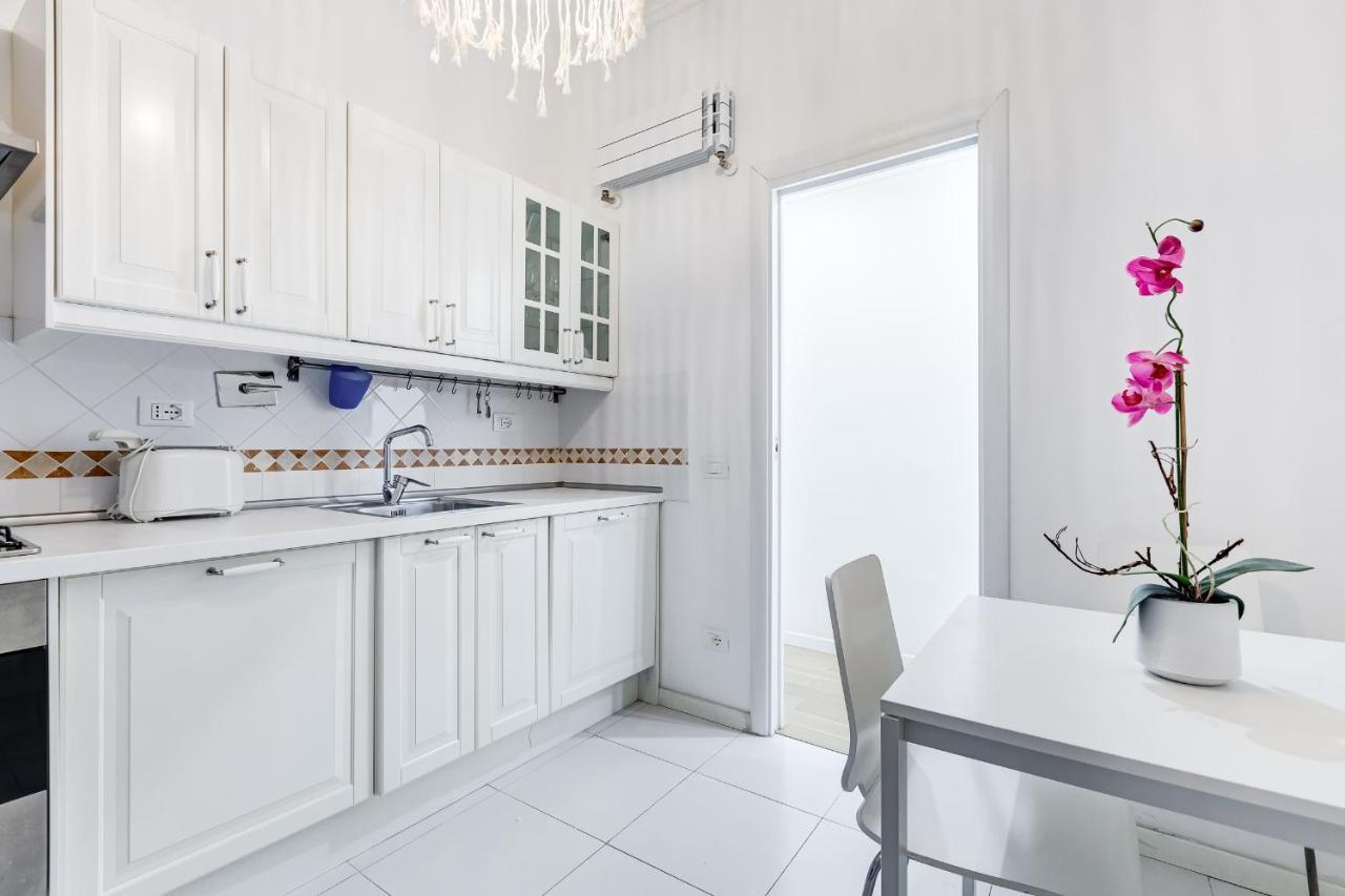 Trevi Fountain Modern Apartment Rome Exterior photo