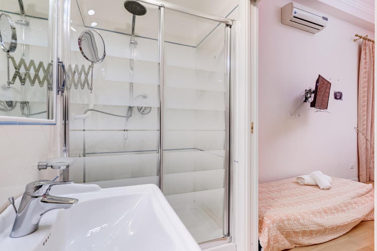 Trevi Fountain Modern Apartment Rome Exterior photo